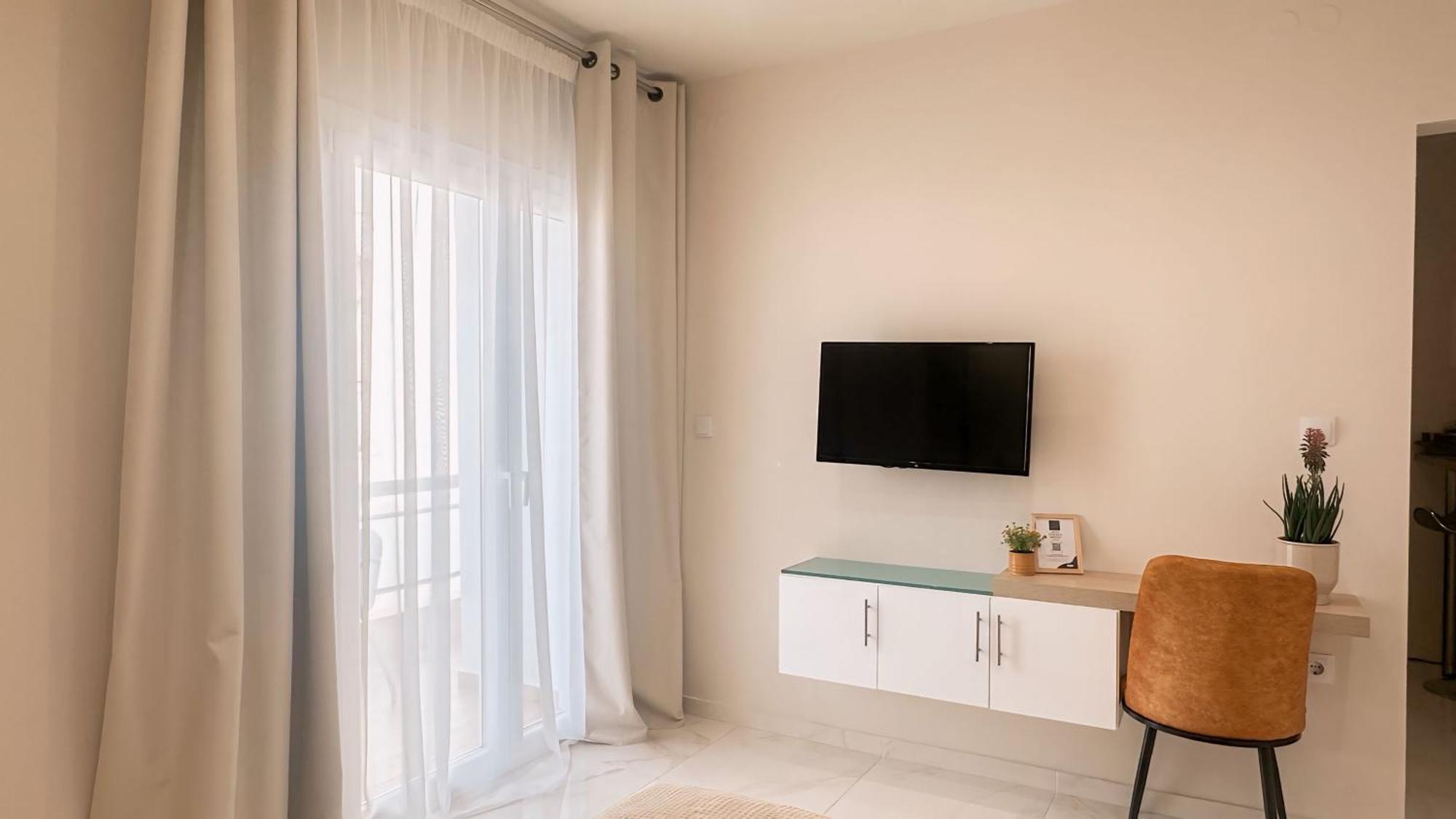 La Perla Apartments Kalamata Exteriör bild